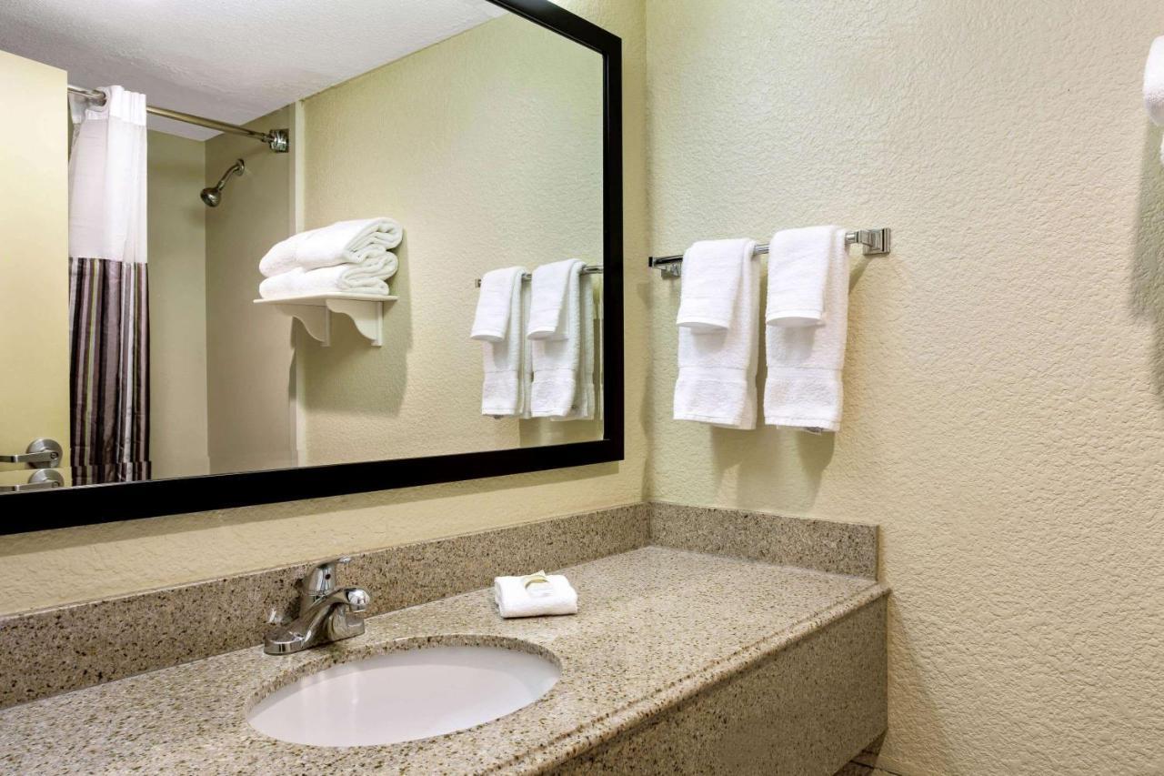La Quinta By Wyndham Armonk Westchester Cnty Apt מראה חיצוני תמונה